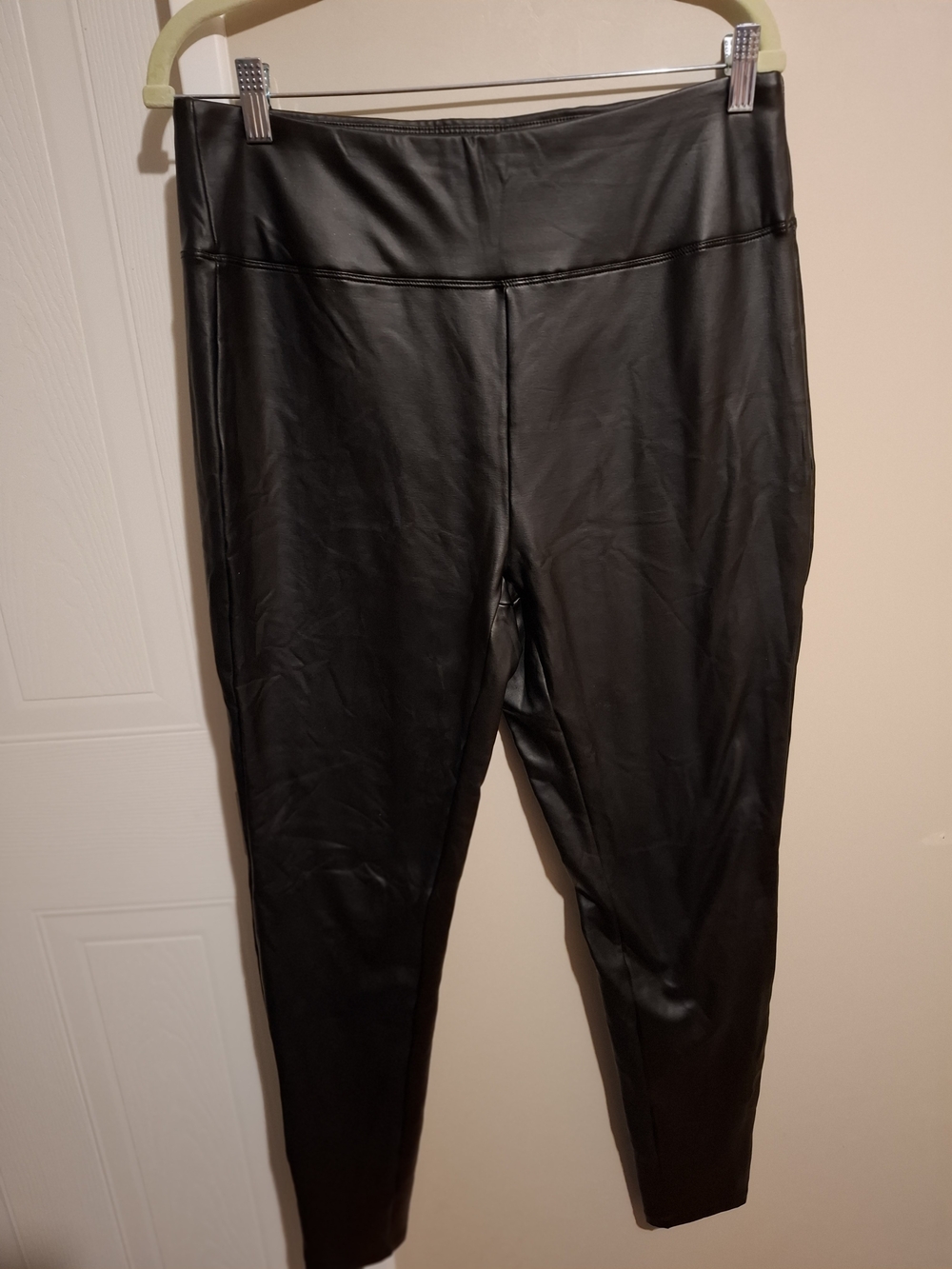 just be Black Faux Leather-Look Leggings